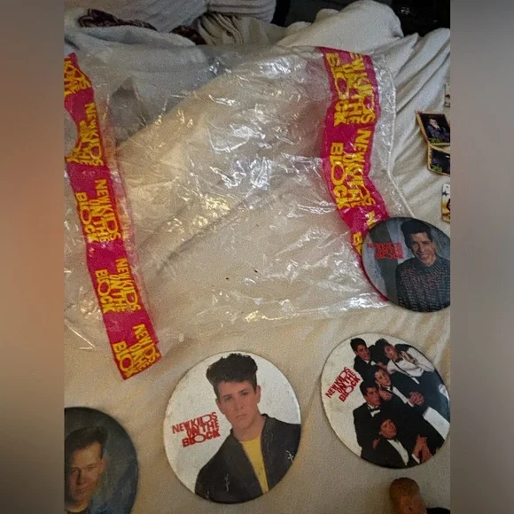 HUGE! New Kids On the Block vintage collectors lot!! - Picture 9 of 16
